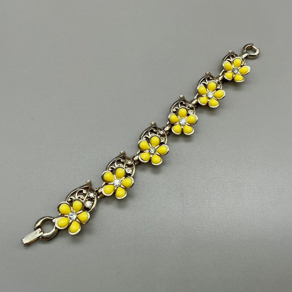 Vintage Bracelet Yellow Enamel Daisy Flowers Rhinestone Gold Tone Floral 7"